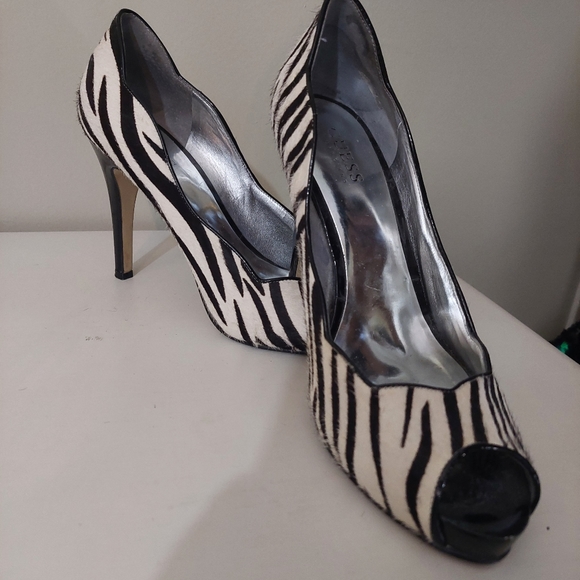 Guess, size 8.5, zebra print, shoes - Picture 2 of 4